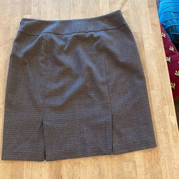 Limited Pencil Skirt - Picture 2 of 5